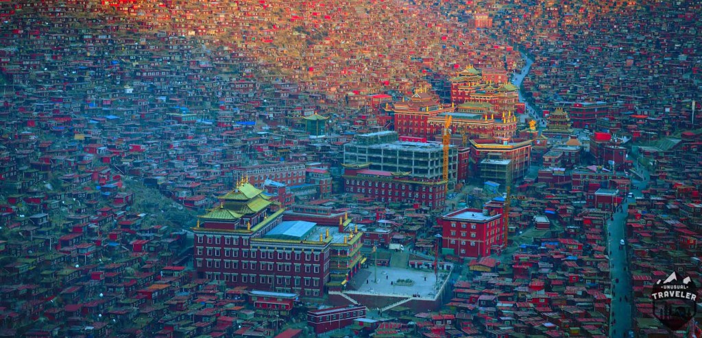 #Larung_Gar #China #red #tibet