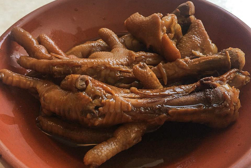 chicken feet to eat in chINA