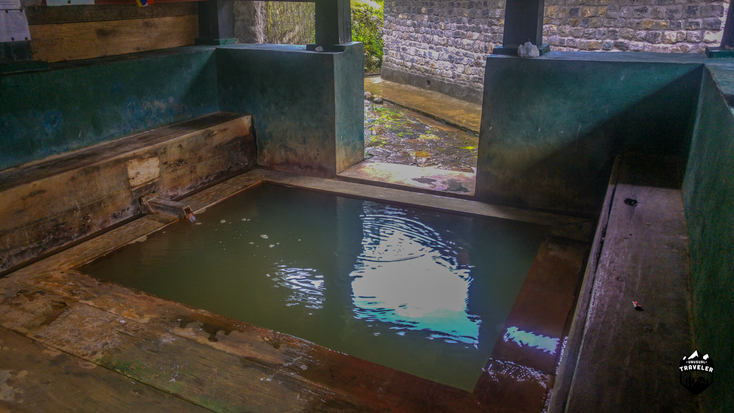 The hot spring pool, it´s a lot cleaner in reality then it shows on the photo.