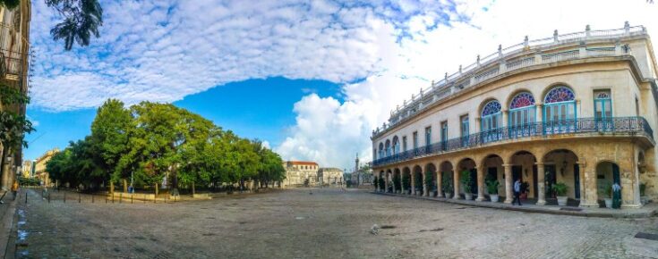 Panoramic view of Plaza de Armas in Havana, Cuba