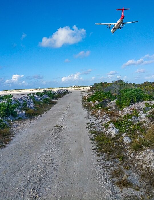 The dirt road to the northern part of the Atoll.