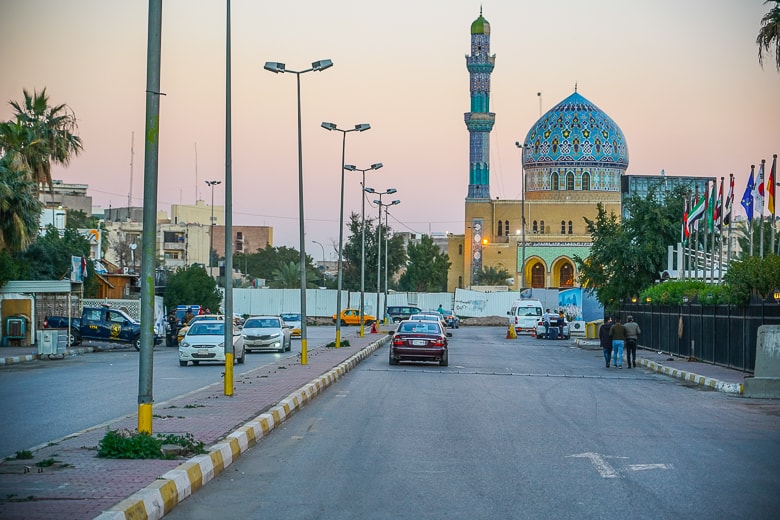 Up there in front of the Mosque was there on April 9, 2003, toppled the famous Saddam Husein staue, one of the most famous event of the Iraq invasion. The place have been closed of since that