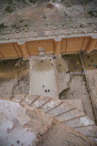 Looking down from the top of the Minaret, no faces on the top stopping you from falling the 52meters down in Iraq