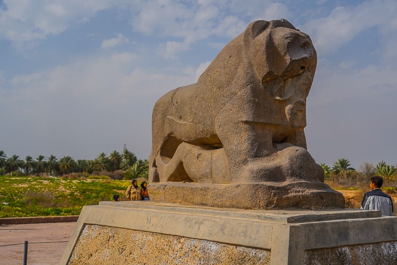 It was discovered in 1876 by a German archaeological mission. The statue was built by the Chaldean Babylonian king Nebuchadnezzar