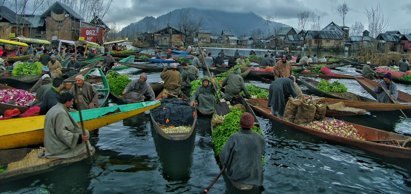 floating market Dal lake in north india