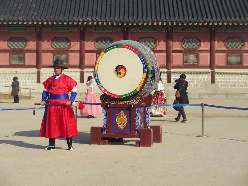 Gyeongbokgung Palace (man with drum) seoul