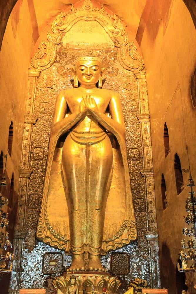 buddha statue Ananda tEMPLE